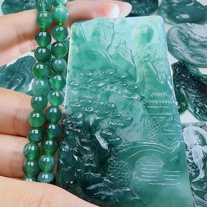 翡翠未镶嵌颈饰多样性发货天然的A货翡翠