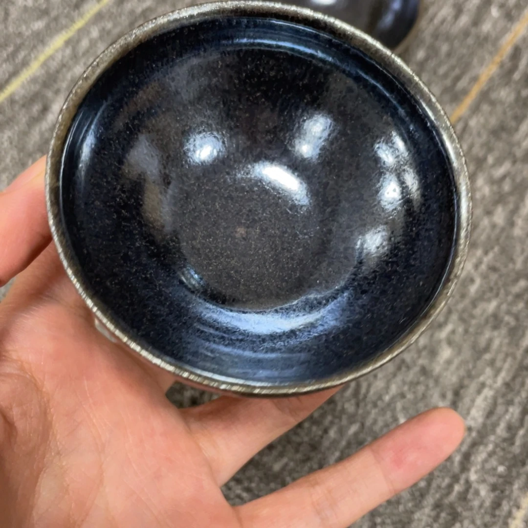 清***风茶盏山下。