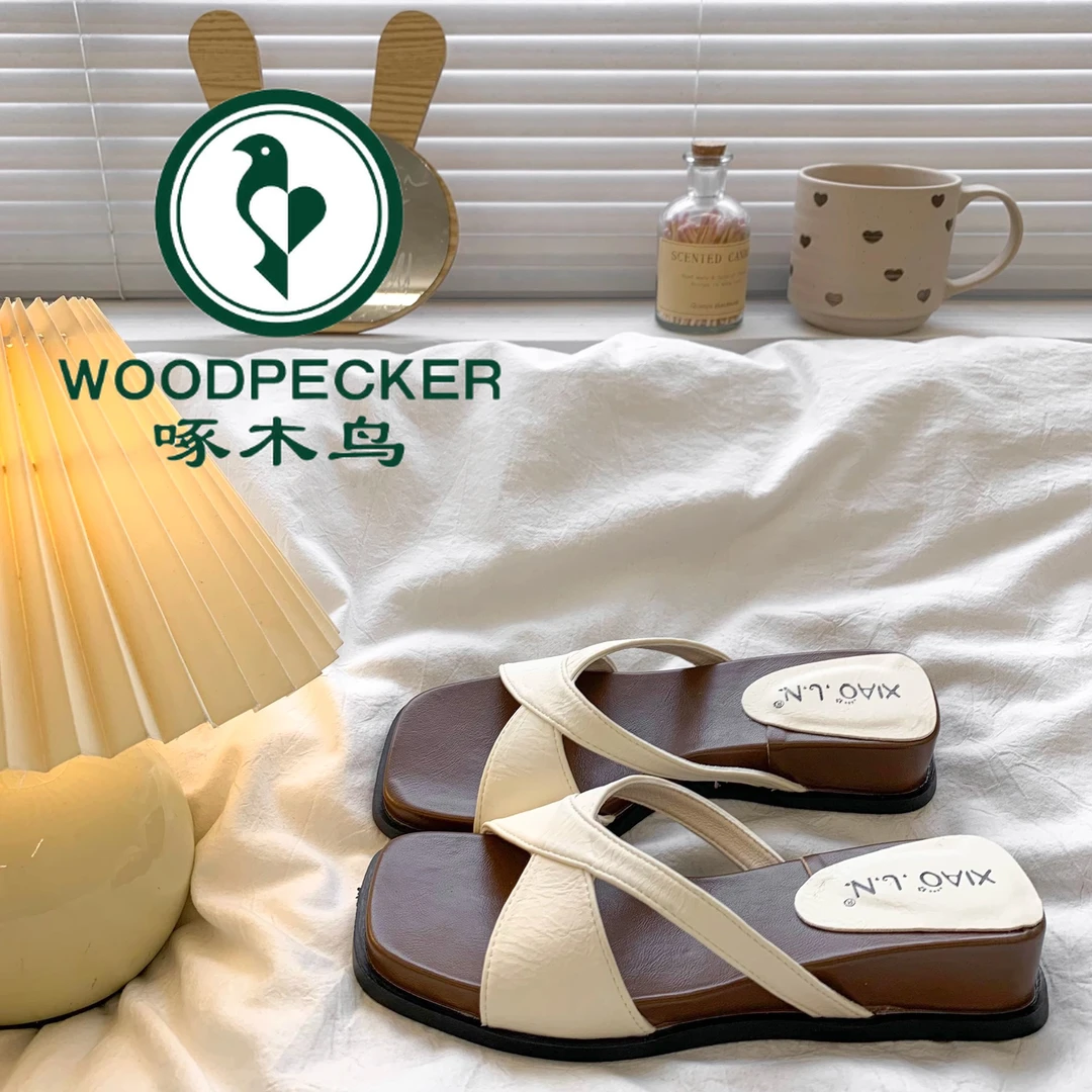 啄木鸟厚底增高坡跟凉拖鞋女夏季外穿一字拖2025新款超火沙滩凉鞋