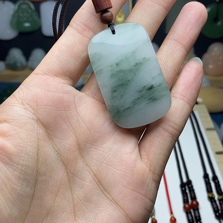 石英质玉（金丝玉）未镶嵌颈饰