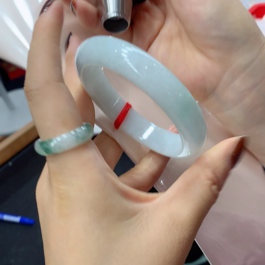 翡翠未镶嵌手镯买断