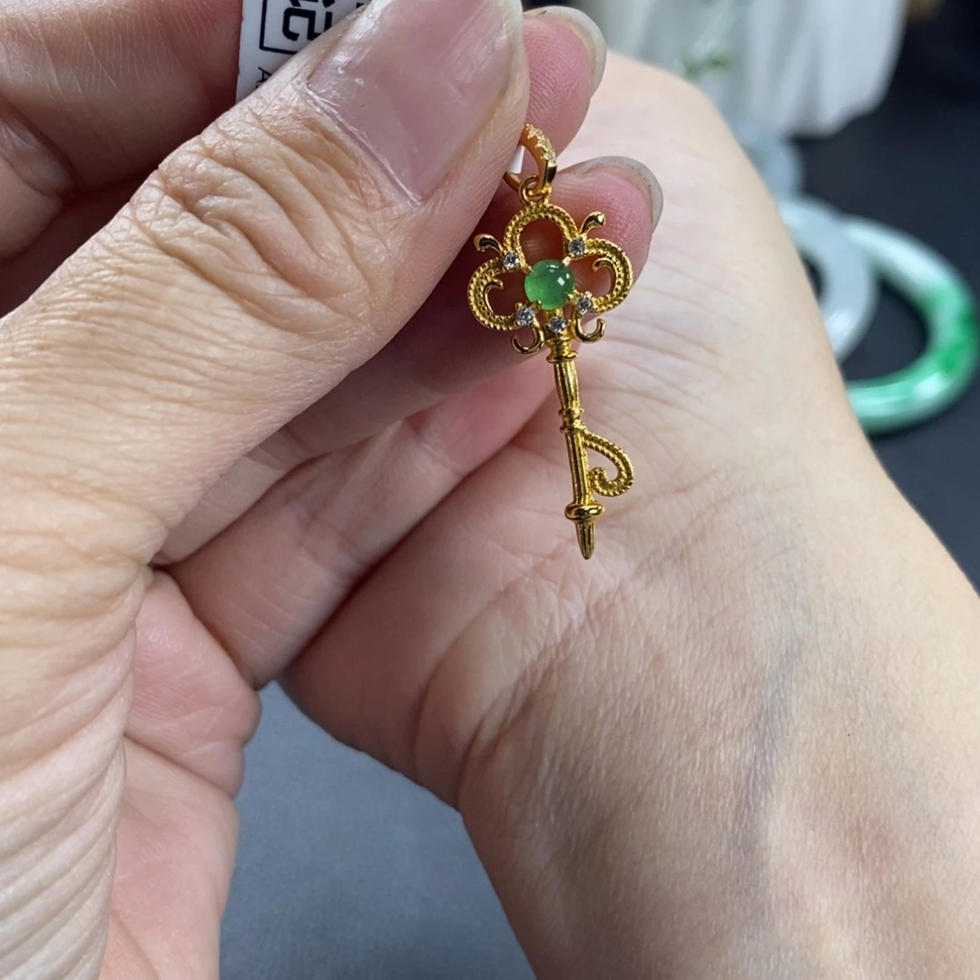 翡翠未镶嵌颈饰天然翡翠