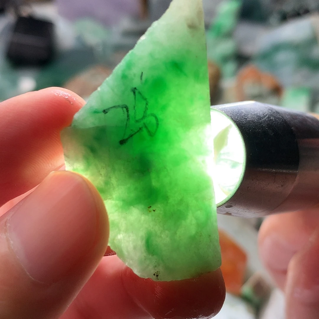 翡翠散珠翡翠原石片料