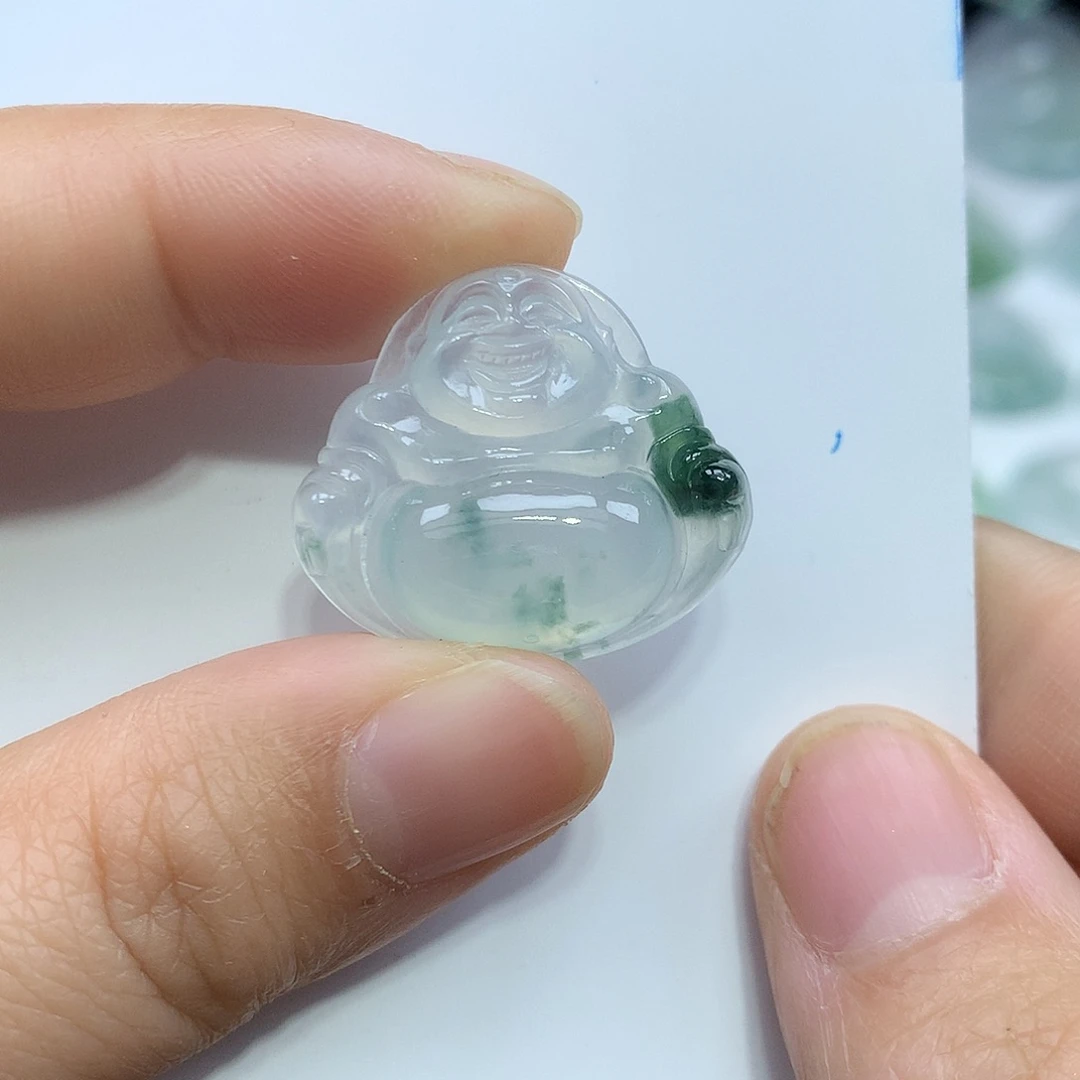 翡翠颈饰未镶嵌佛