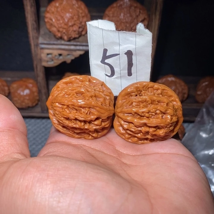 把件桃核37尺虎头