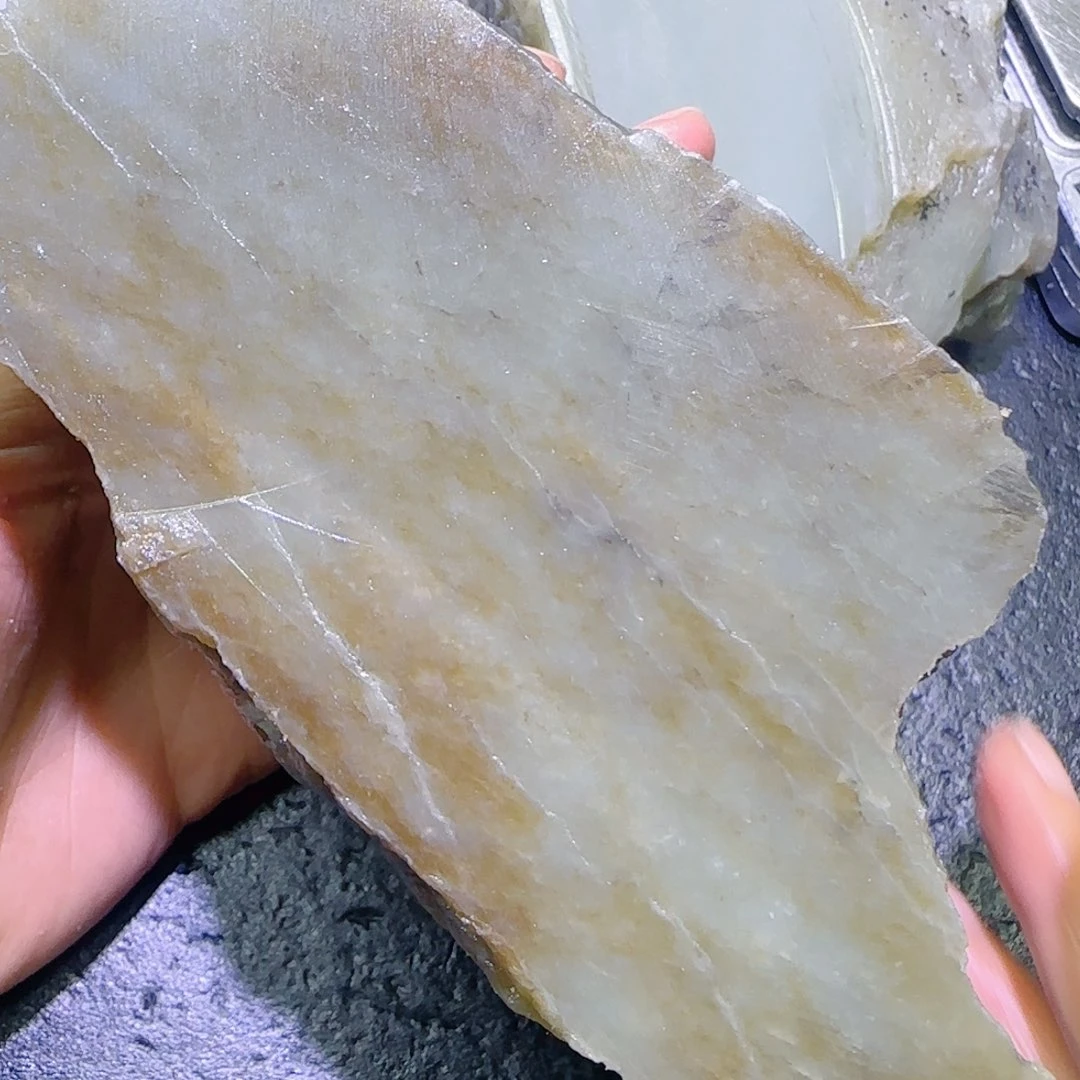 和田玉未镶嵌珠宝半成品