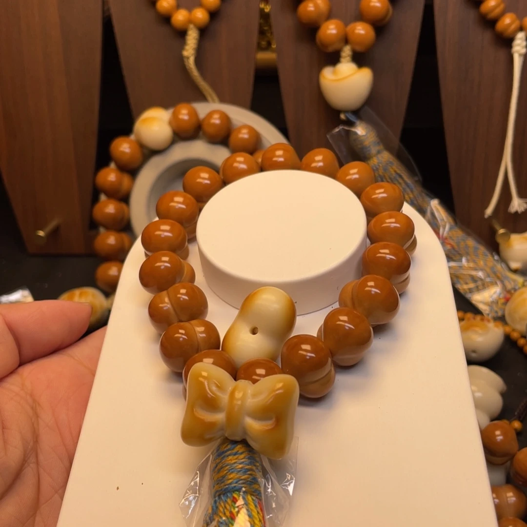 楠***猪吊坠猴头核桃全品屁桃手持