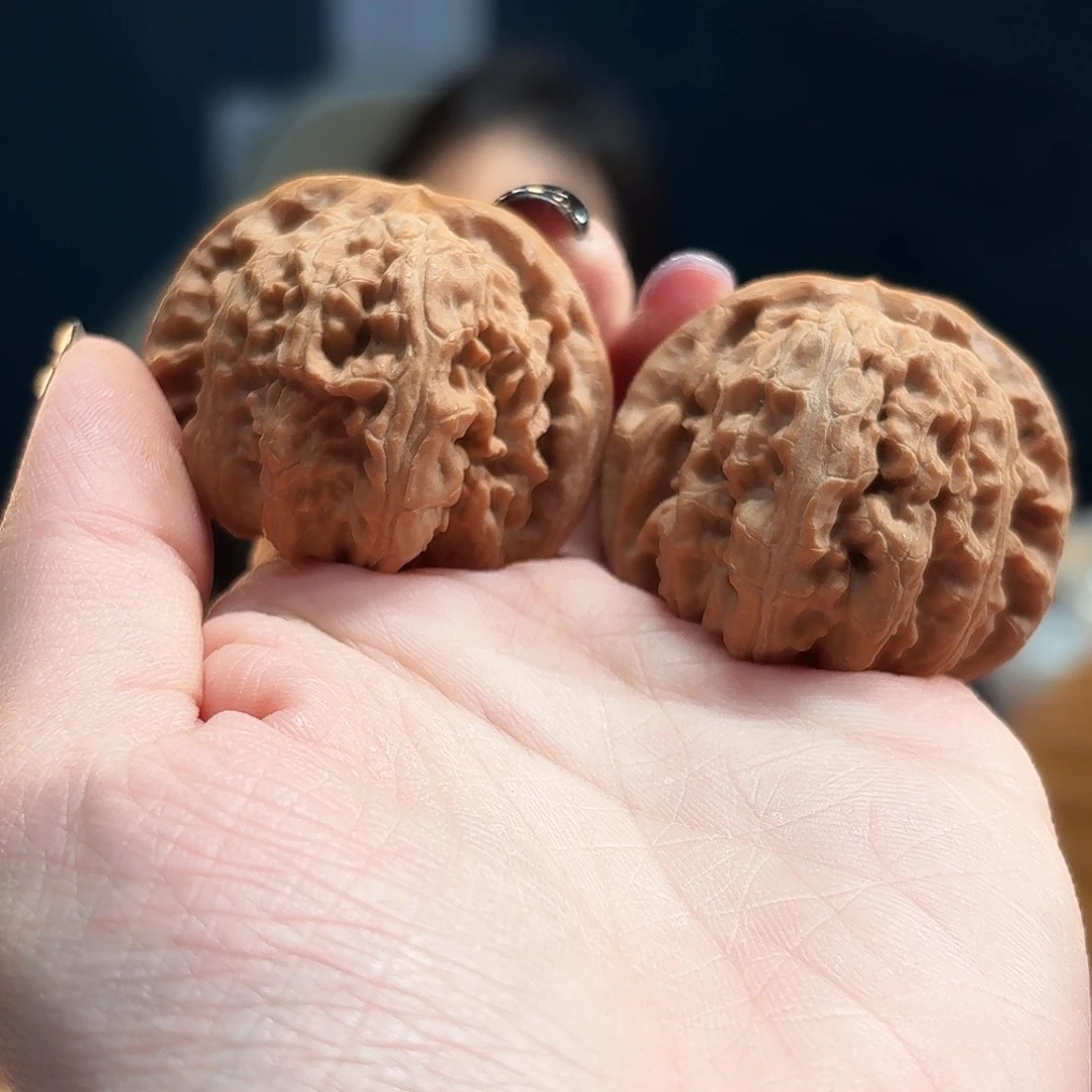 吊坠桃核白狮子41尺