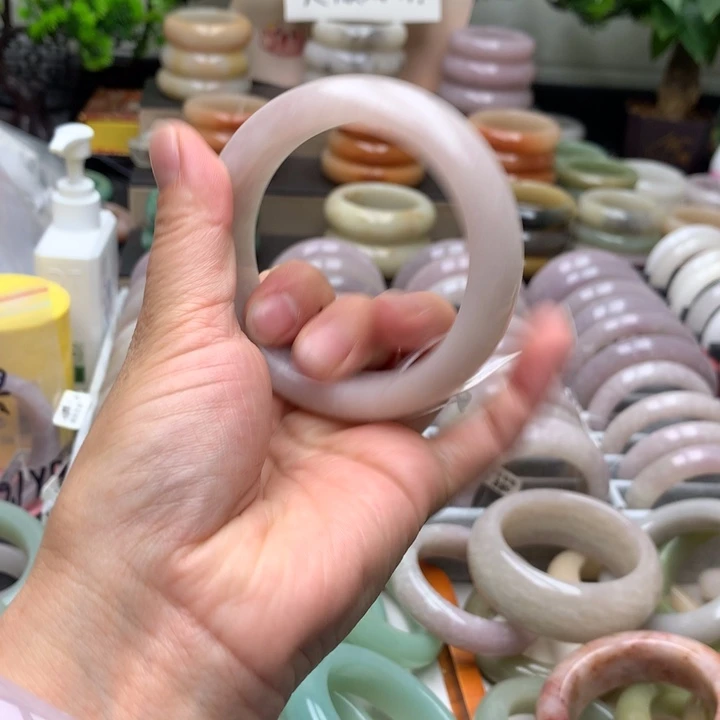 石英质玉未镶嵌手镯