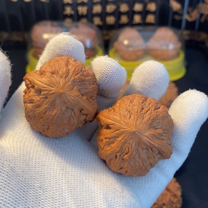 文玩核桃吊坠39铁锤妹妹