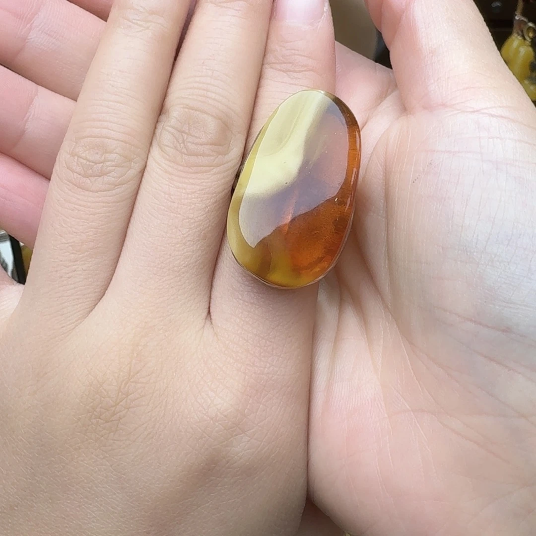 裸石琥珀未镶嵌戒指