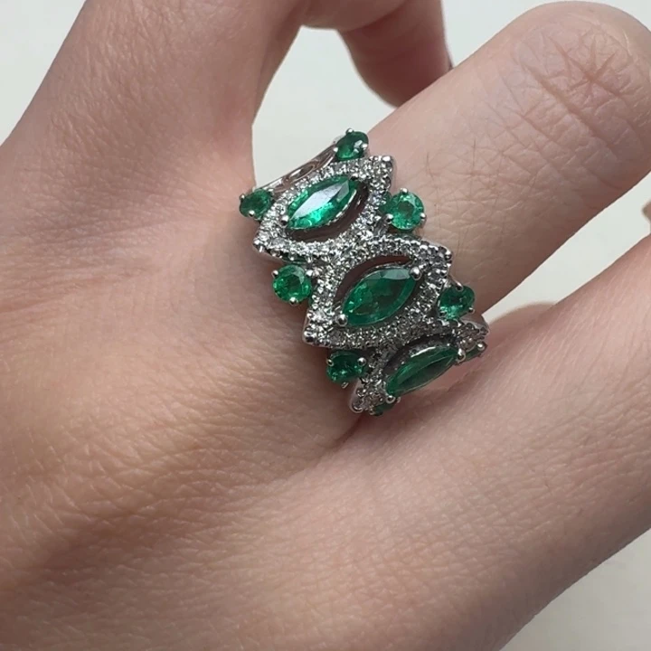 祖母绿戒指18K金镶嵌