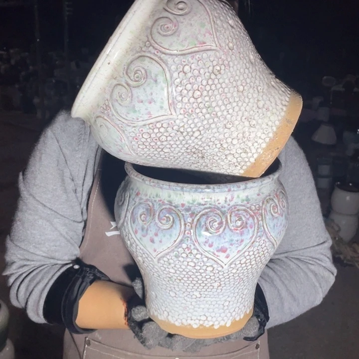 紫砂花盆口18高20瑕疵瑕疵