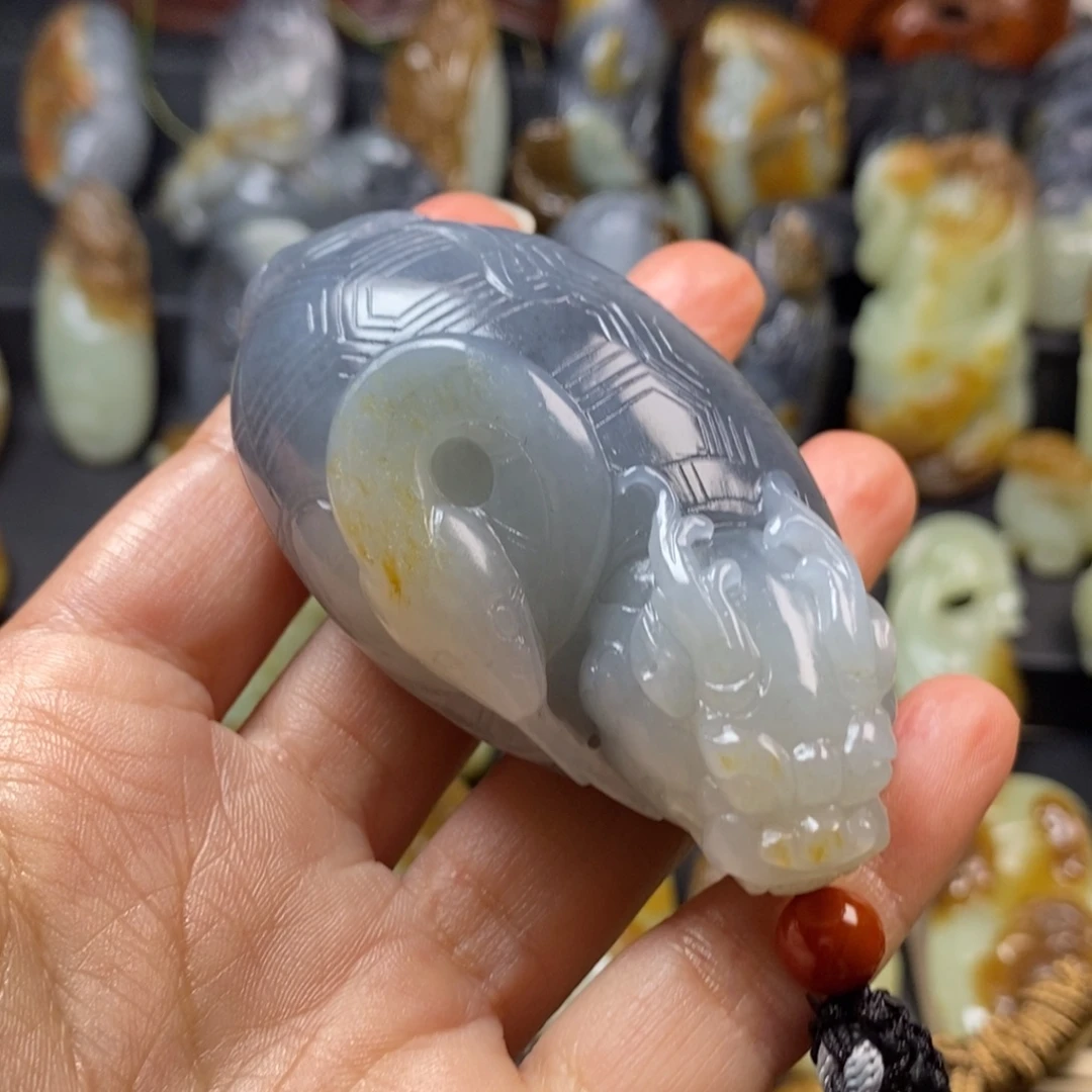 和田玉未镶嵌把件