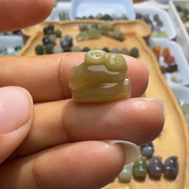 未镶嵌和田玉珠宝半成品