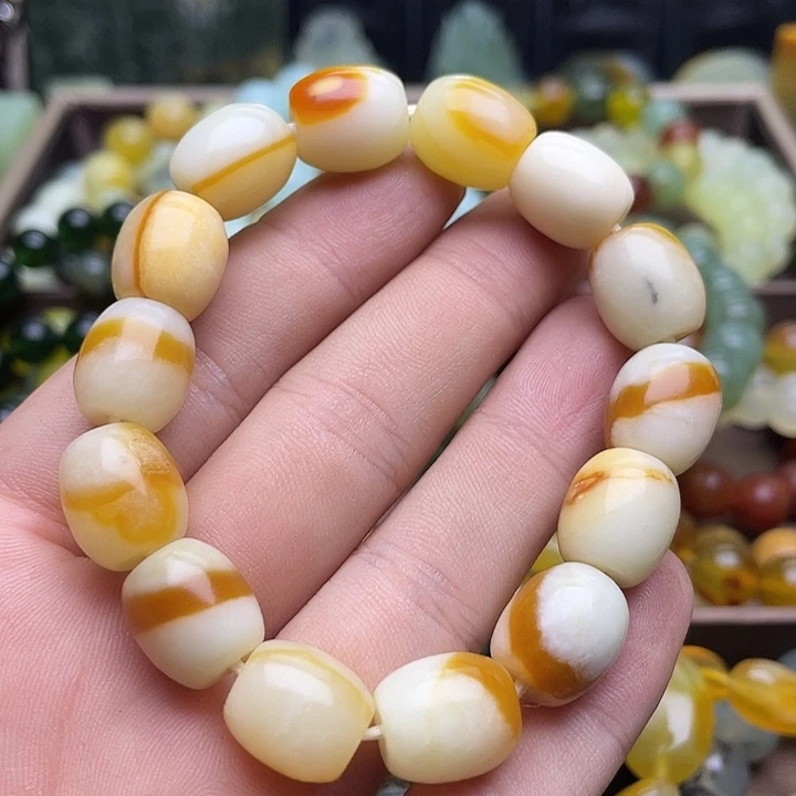 蛇纹石玉挂件未镶嵌