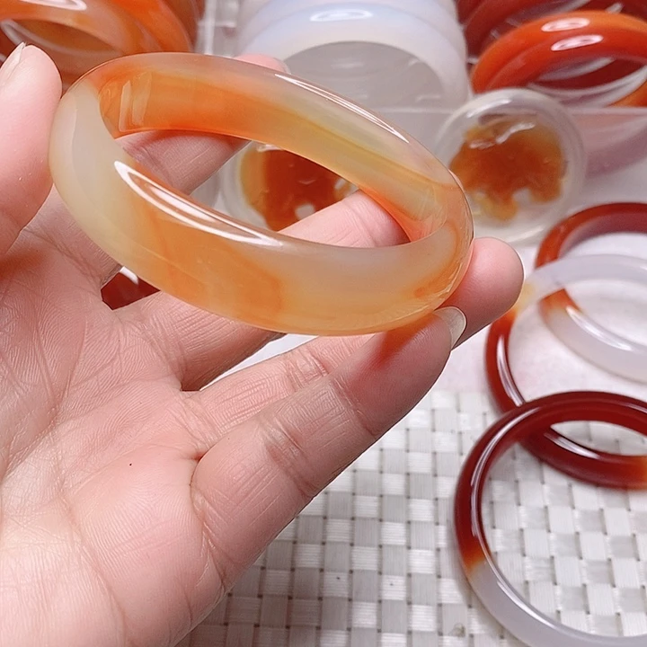 玛瑙/玉髓手镯未镶嵌