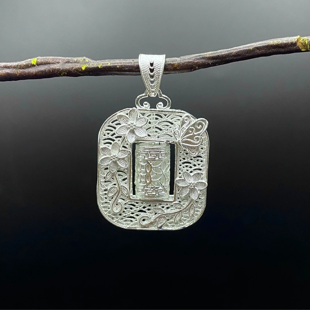 吊坠足银 足银花丝蝶恋花转动吊坠