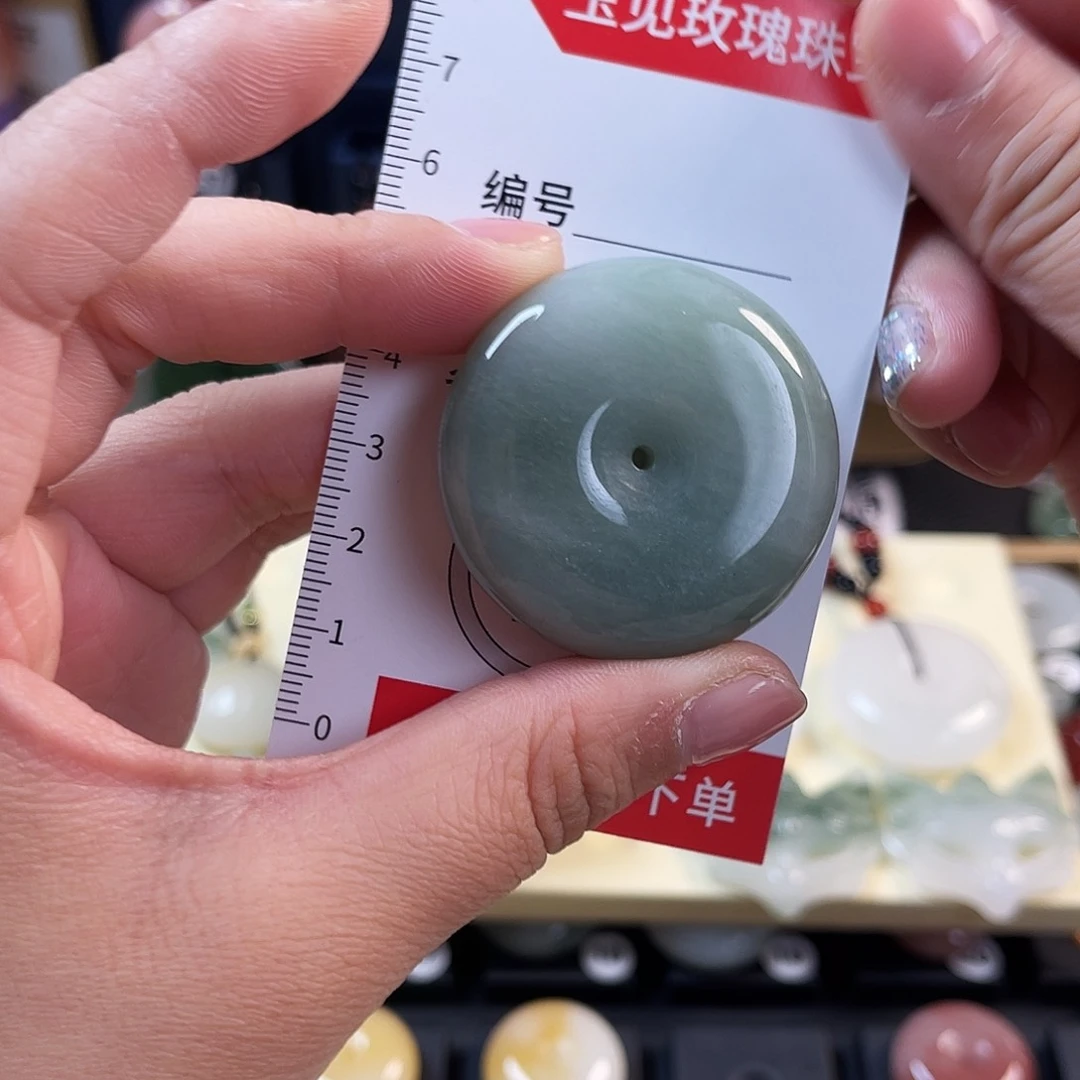 颈饰未镶嵌石英质玉小*