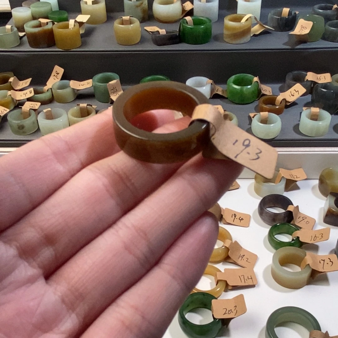 和田玉未镶嵌戒指