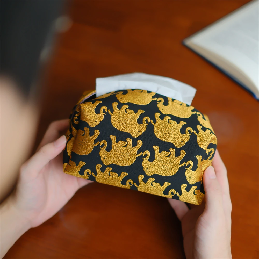 问春风【吉象如意】纸巾包手工抽纸盒布艺纸巾盒中式国风便携高档