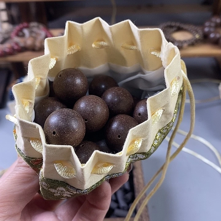 泥塑瑕疵珠鹅梨1.8香包50克