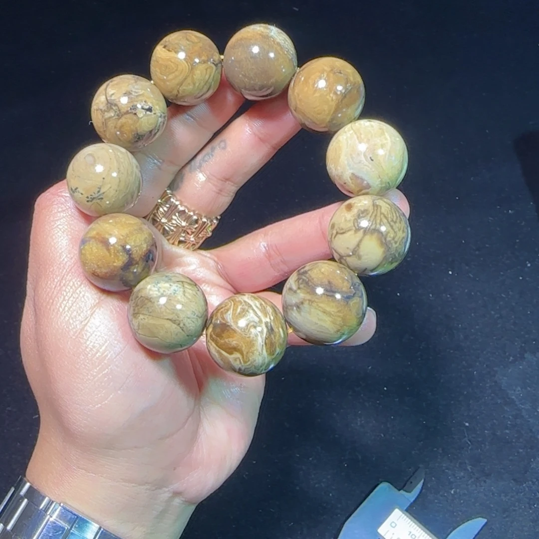 琥珀未镶嵌裸石琥珀