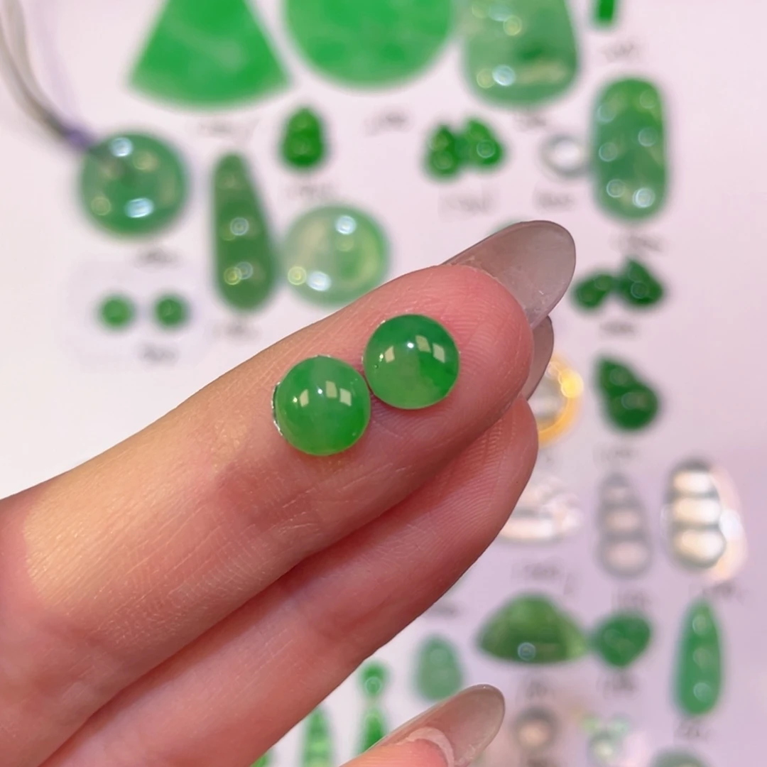 翡翠未镶嵌颈饰裸石