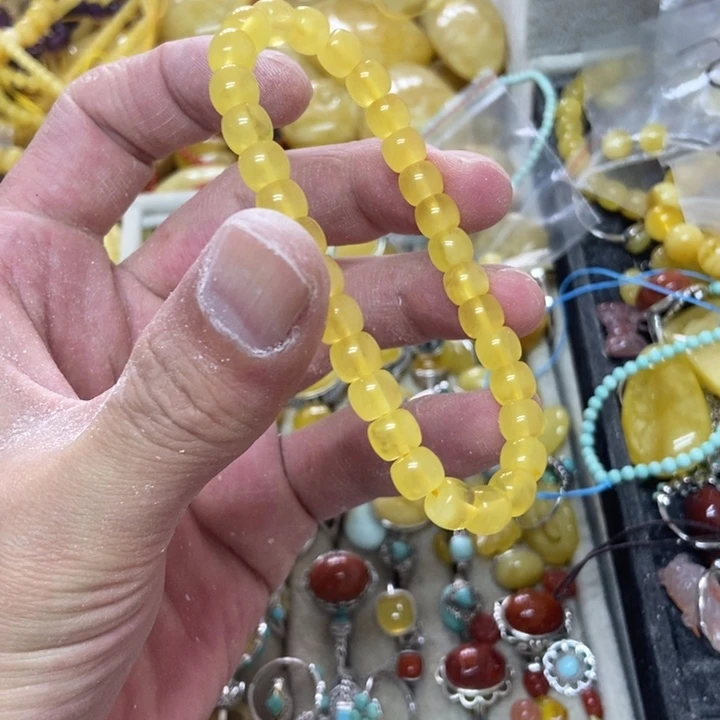 未镶嵌蜜蜡裸石多样性发货