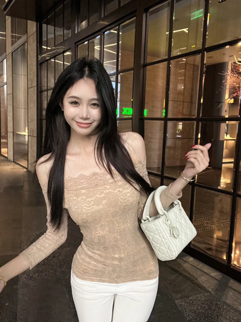 超御显白～气质蕾丝一字肩半袖打底上衣女