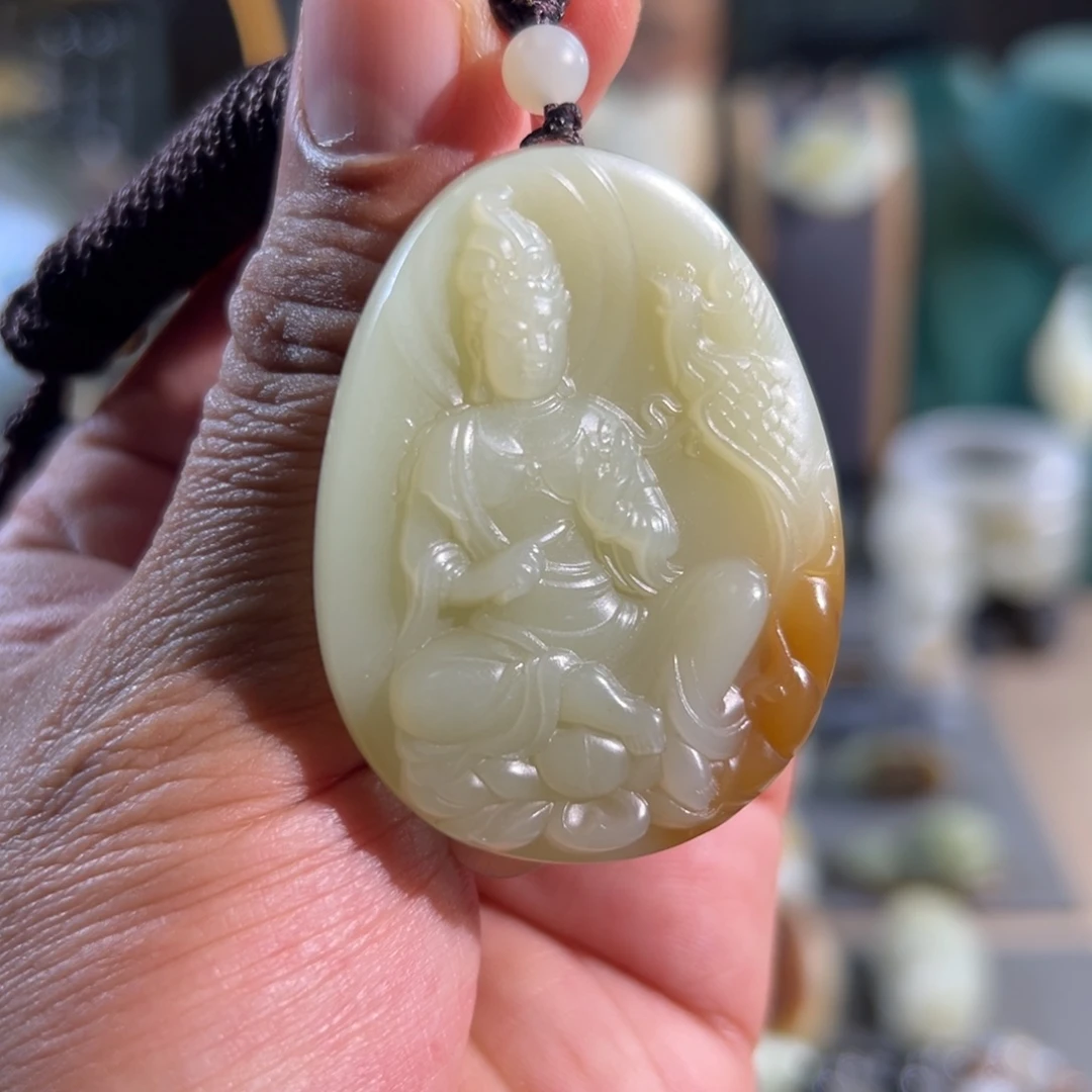 和田玉未镶嵌颈饰且未料