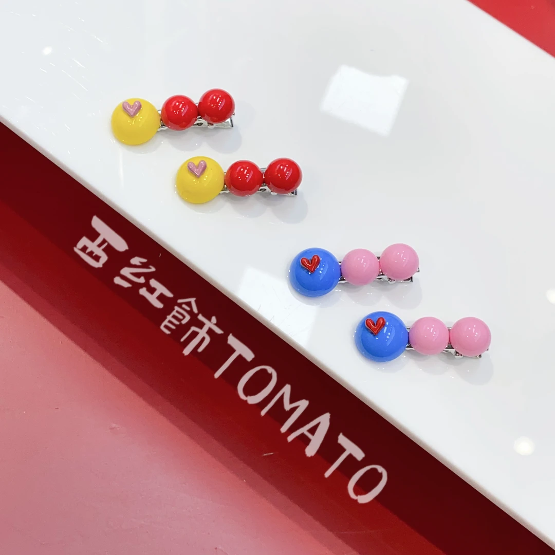 西红饰TOMATO韩国东大门可爱百搭多巴胺风糖豆系列侧边鸭嘴夹一对