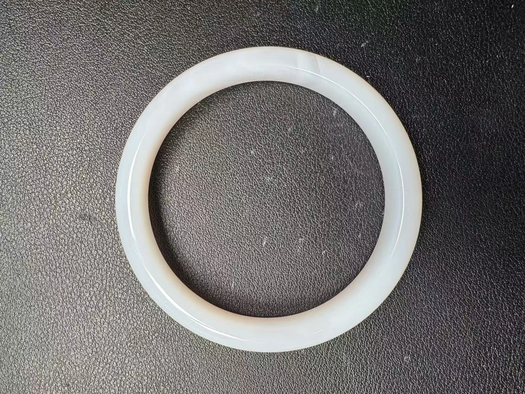 淡蓝色玛瑙57圈口