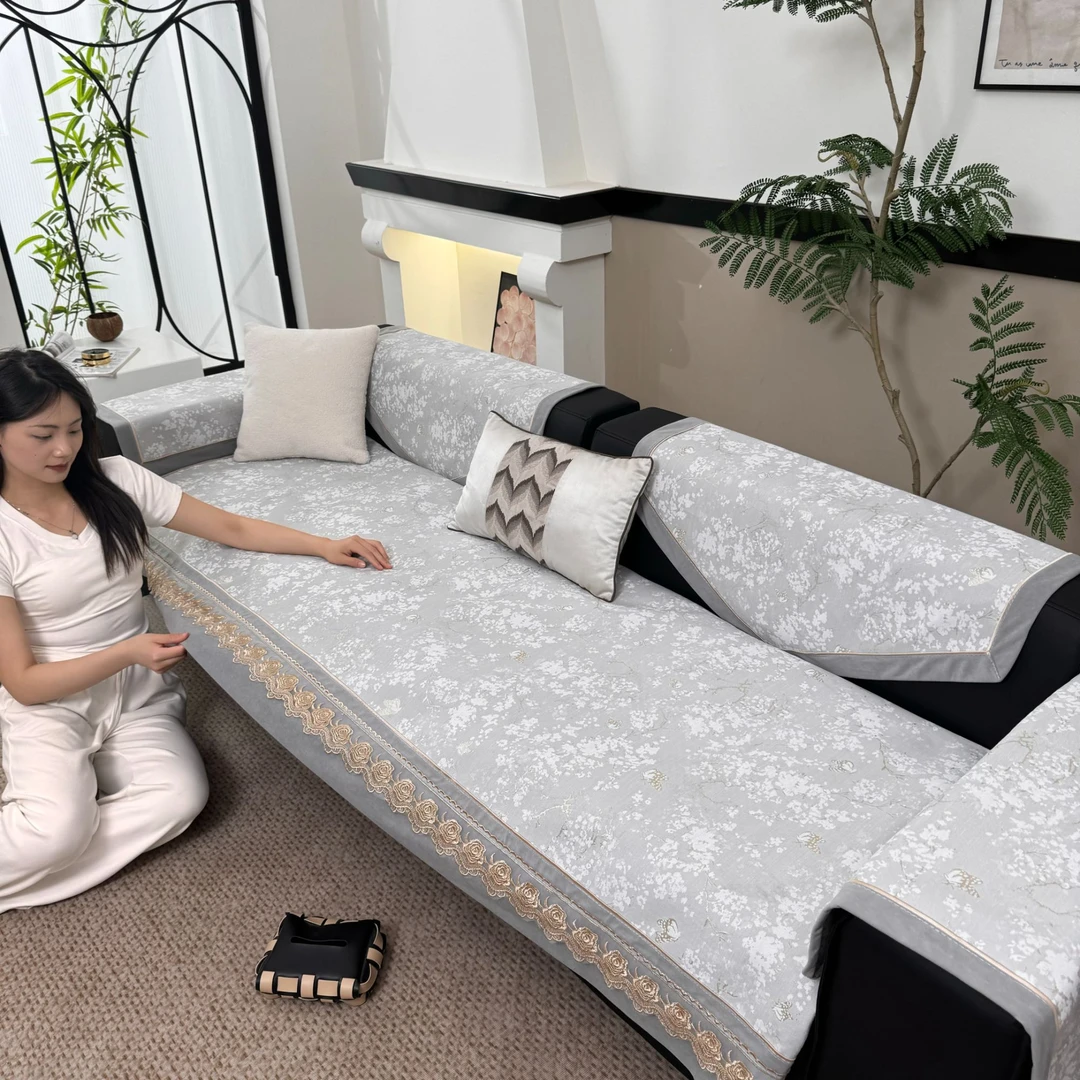 2025新款（蝶恋花梅）雪尼尔高端四季简约通用防滑沙发垫