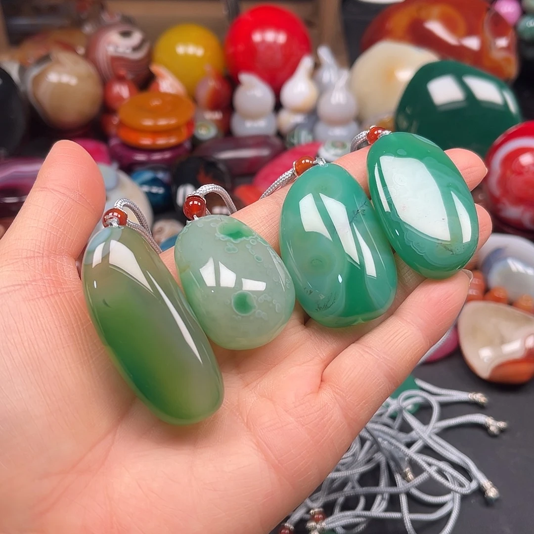 长***云玛瑙/玉髓未镶嵌珠宝奇石