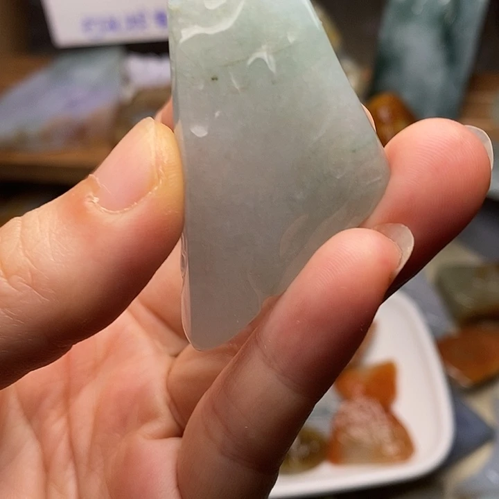 颈饰未镶嵌翡翠天然