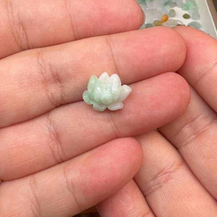 翡翠颈饰未镶嵌…****…