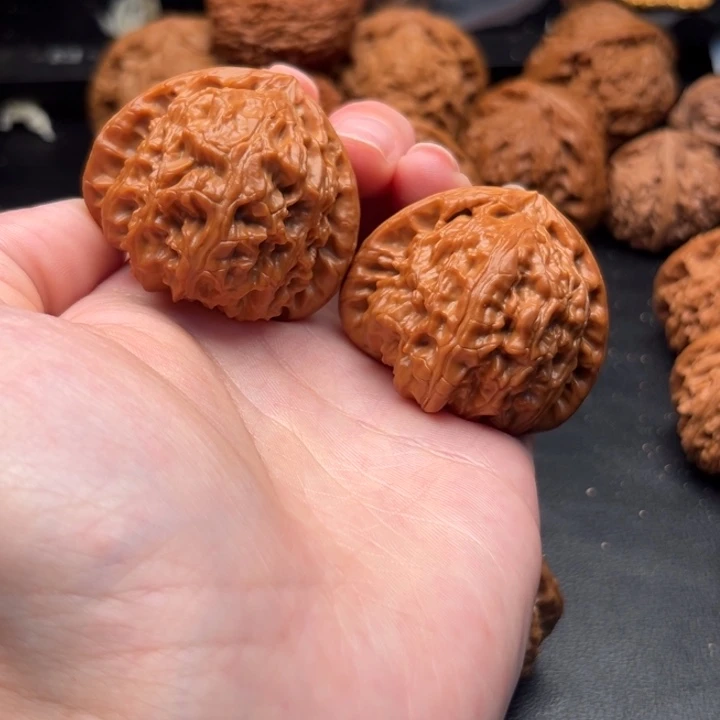 文玩核桃吊坠不**霍6007三角白