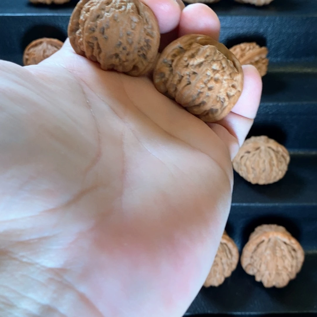 桃核把件山地雾灵山38