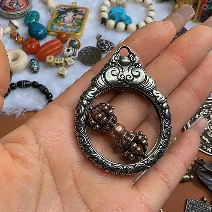 泥塑王谢谢，扎西徳勒