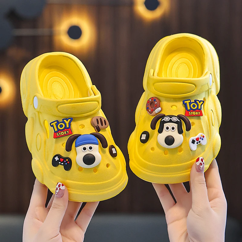 儿童拖鞋男童女童包头洞洞鞋夏季新款防滑柔软外穿卡通亲子一家
