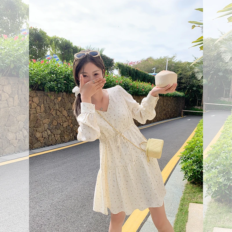 曾小咸 韩系气质杏色碎花V领连衣裙2025春甜美短裙子Z251LS0305