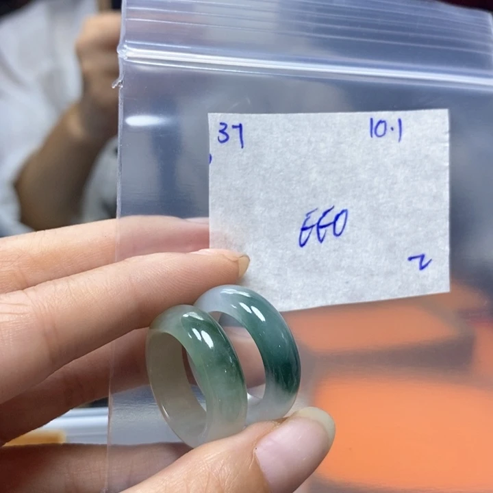 用***4定制翡翠未镶嵌不退