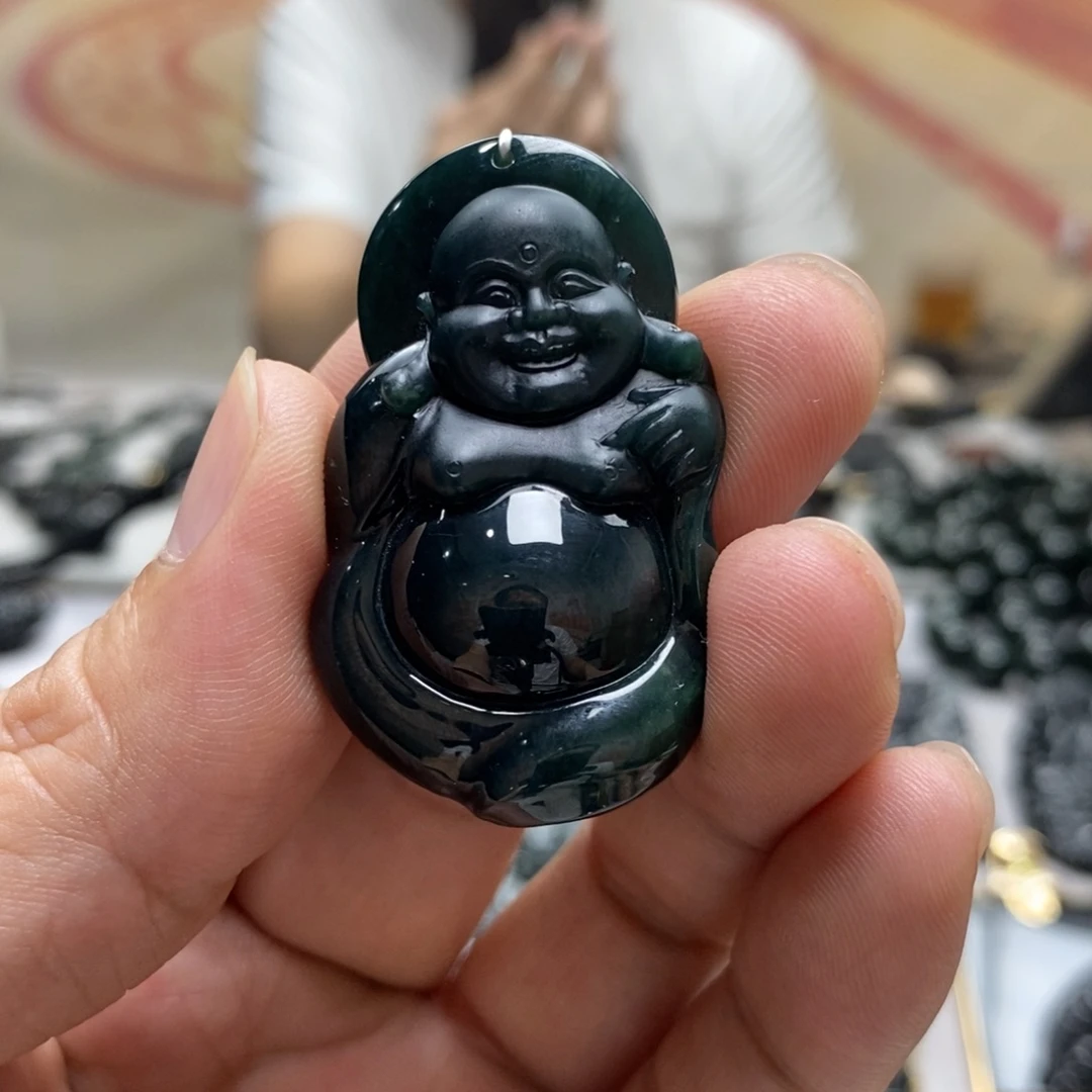 翡翠未镶嵌颈饰佛公