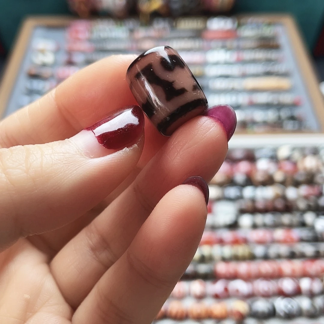 阿***万玛瑙/玉髓未镶嵌颈饰