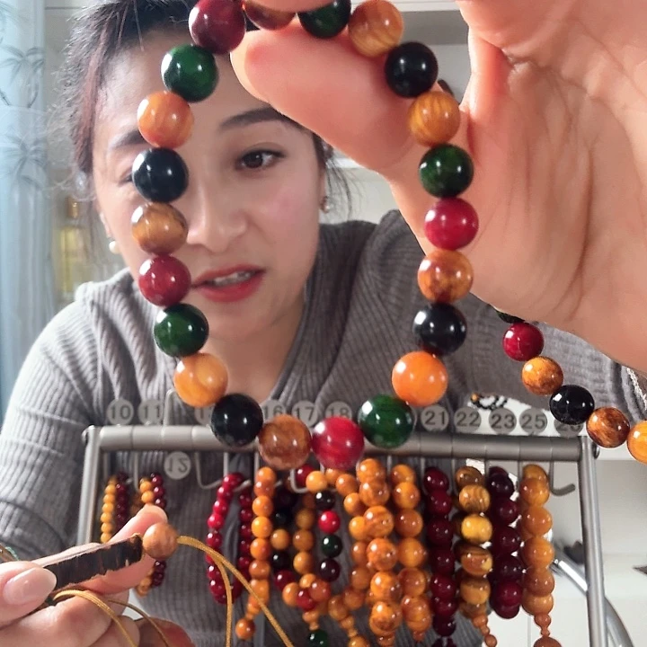 松木固化款琥珀木手串0.8多宝女款