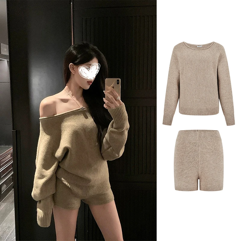 Moses Queen/魔西女王一字肩毛衣女秋季宽松针织衫短裤子二件套装