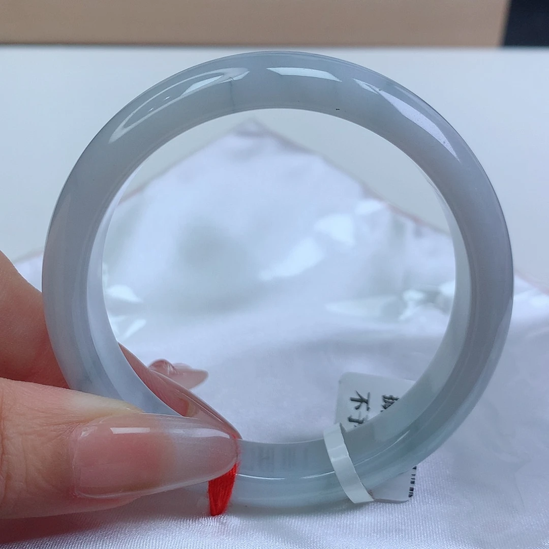 翡翠手镯未镶嵌56圈口