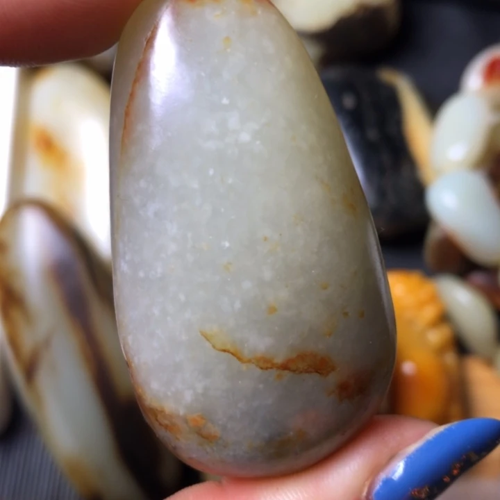 和田玉未镶嵌珠宝奇石