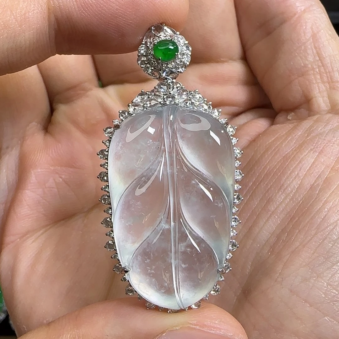 颈饰18K金镶嵌翡翠天然翡翠